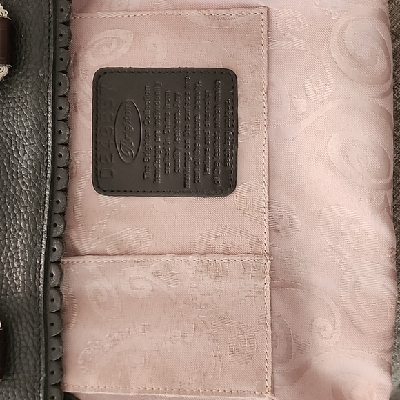 Brighton Shoulder Bag Black Heart Pebbled Croc Print Tooled 2 Tone Purse Charm - Picture 5 of 6